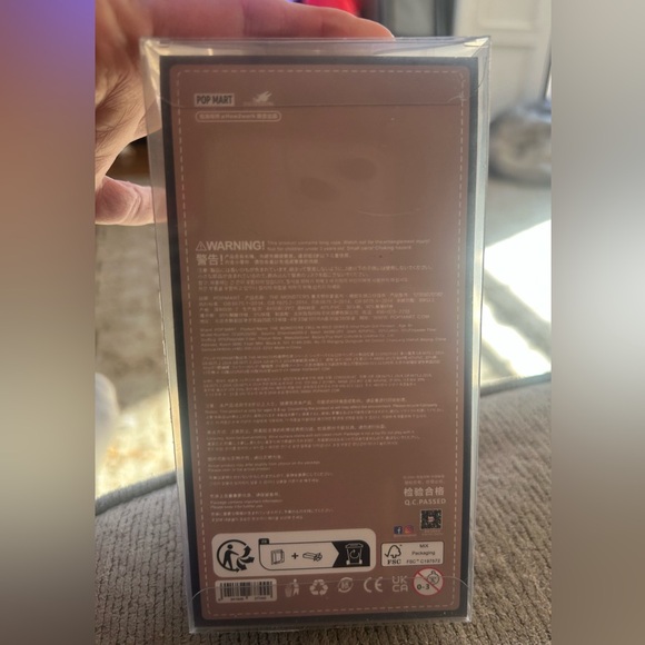 Fall in Wild LABUBU WITH DESIGNER OUTFIT - Picture 7 of 8